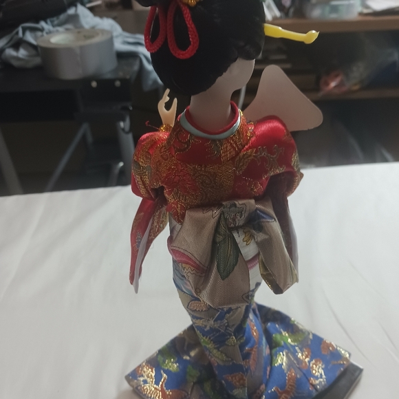 Asian Doll In Box - Picture 5 of 8